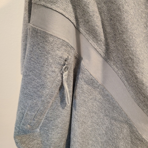 Lululemon Sun Salutation Circle Heathered Medium Grey Scarf - Picture 6 of 7